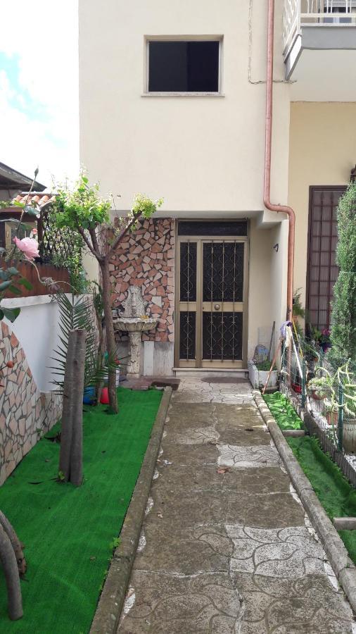 Il Brindisi Di C & C Castelli Romani Pomezia Exterior foto